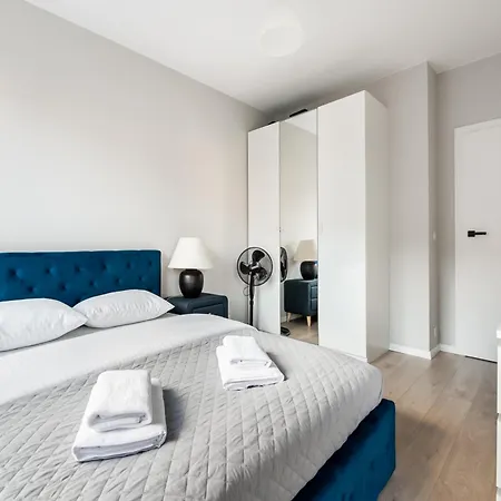 Bialej Floty Red By Bookinghost