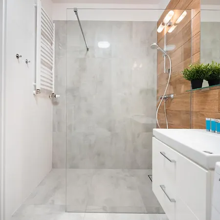 Bialej Floty Red By Bookinghost Apartment Warschau